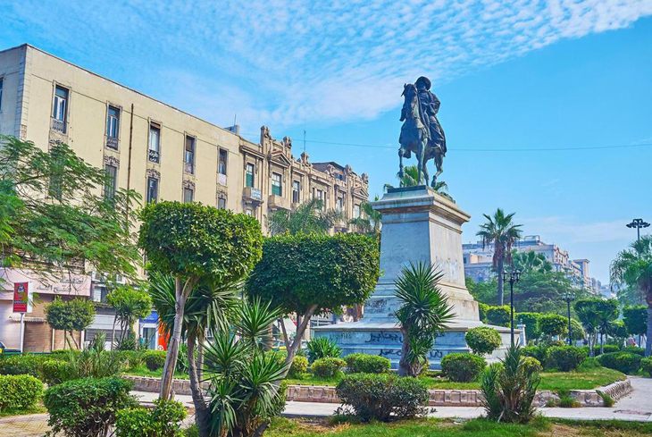Egypt Cairo Opera Square_b81e3_lg.jpg
